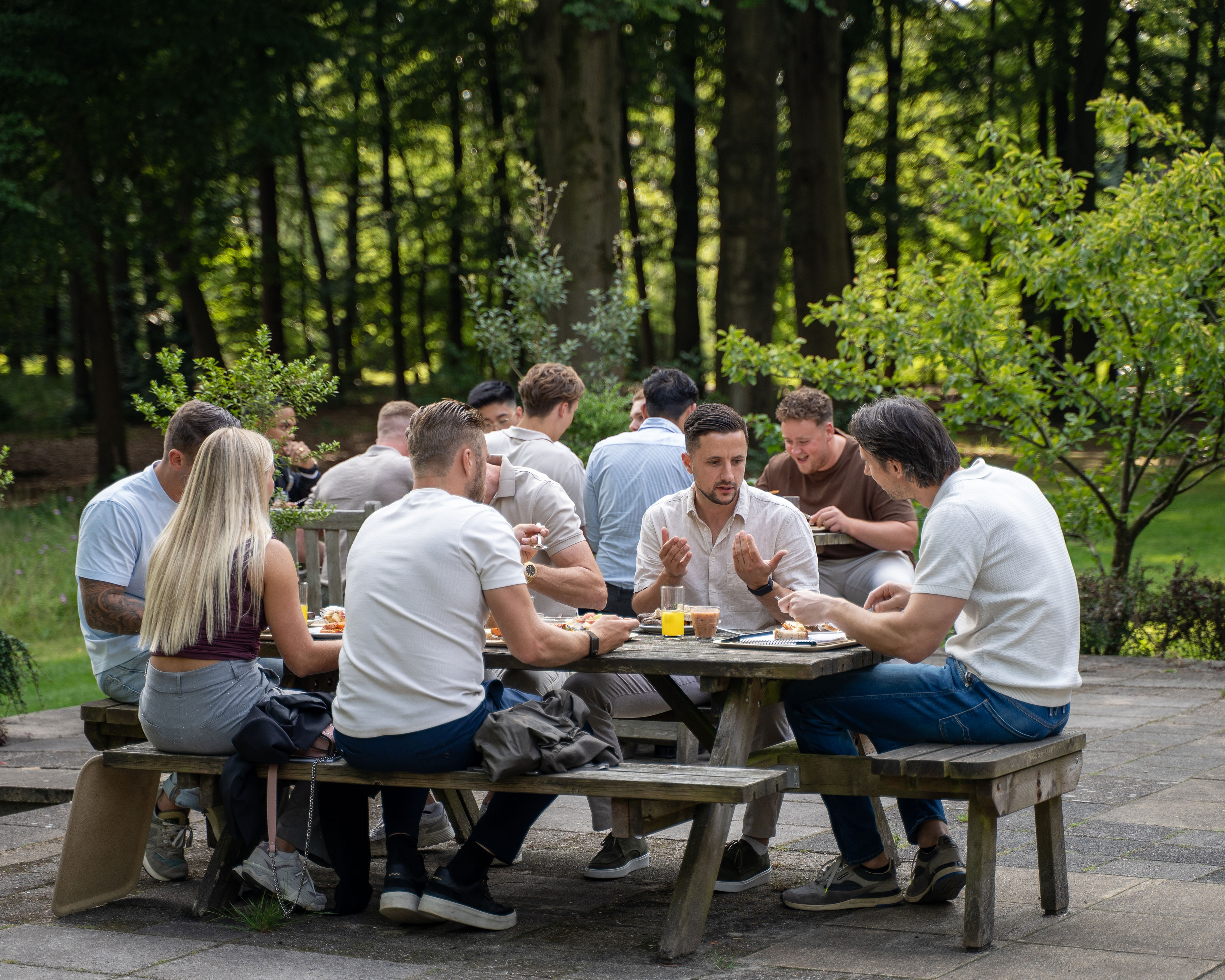 Lunch gesprek buiten